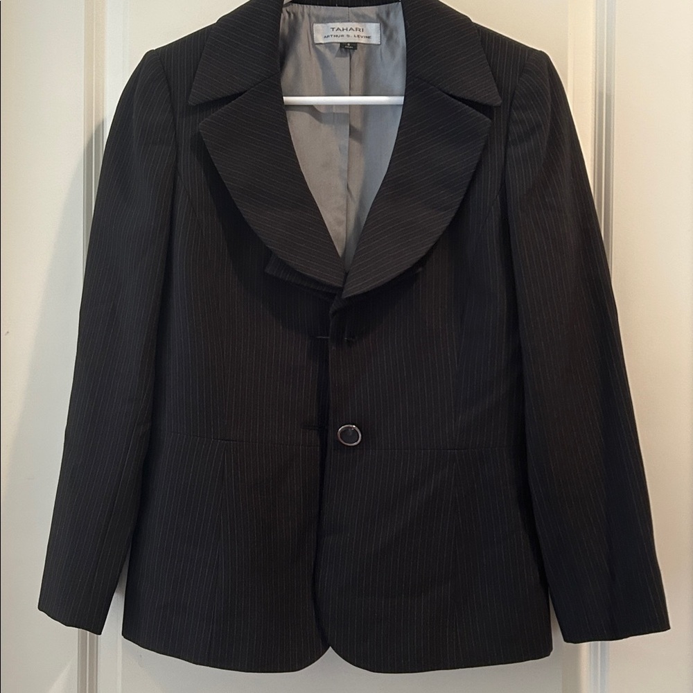 Tahari Arthur S. Levine Pinstripe Blazer pleated collar lined size 6 blue